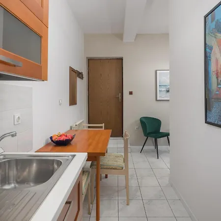 Cerova Iii アパート ポレッチ